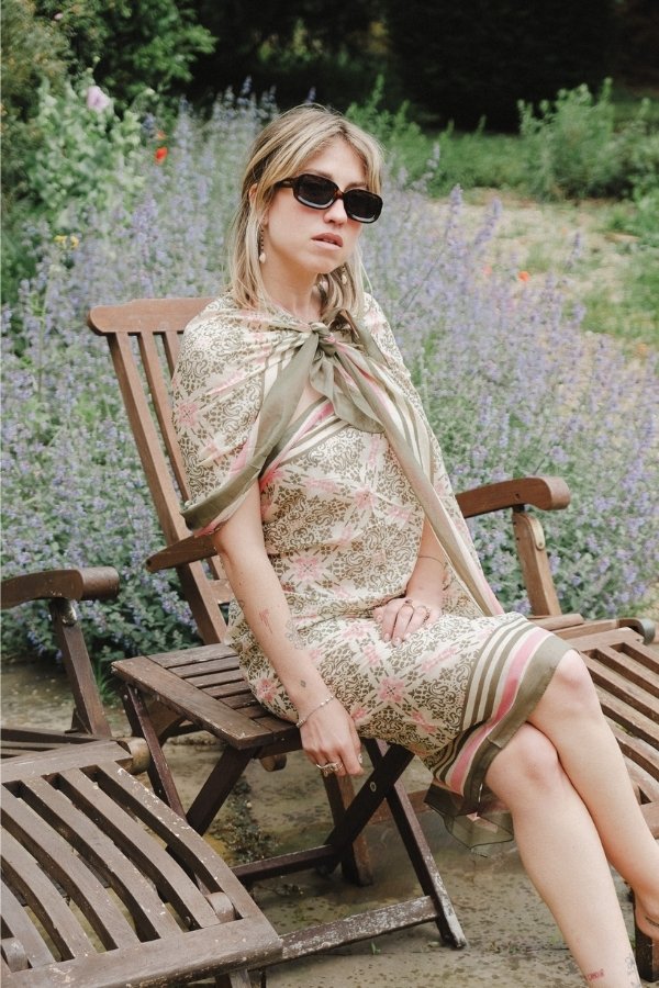 Azulejos Sarong Scarf – Khaki & Pink