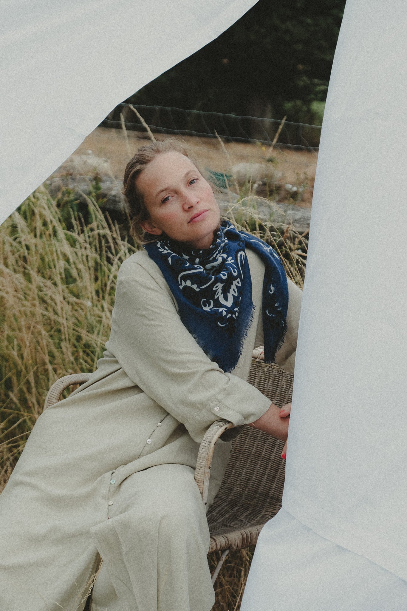 SANTAÏA foulard chaud léopard rayé zèbre bleu marine brique argent