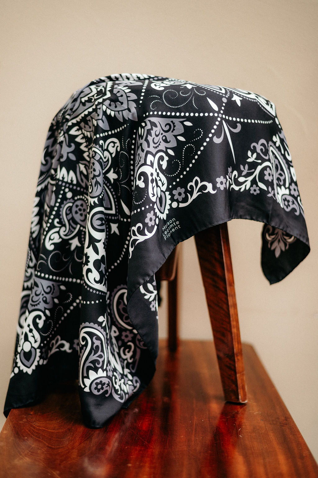 Bandana noir silk