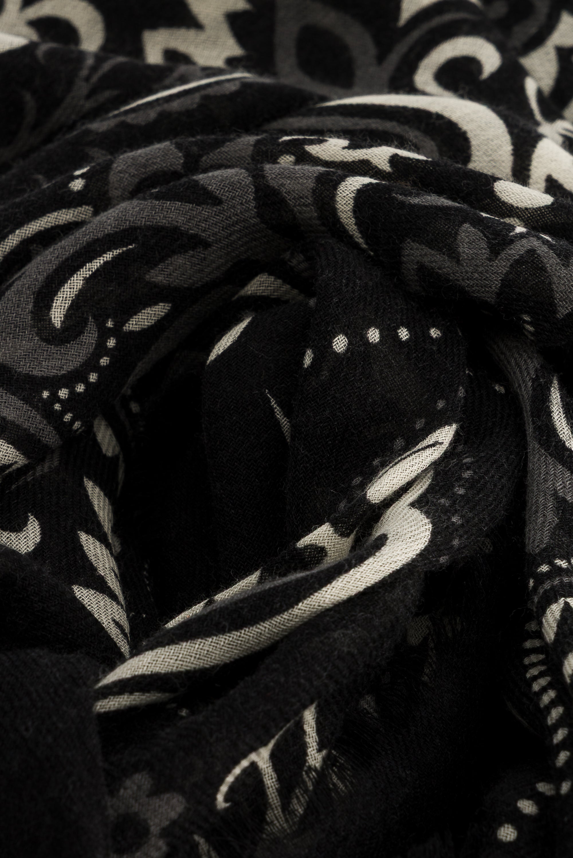 Bandana Black cash scarf