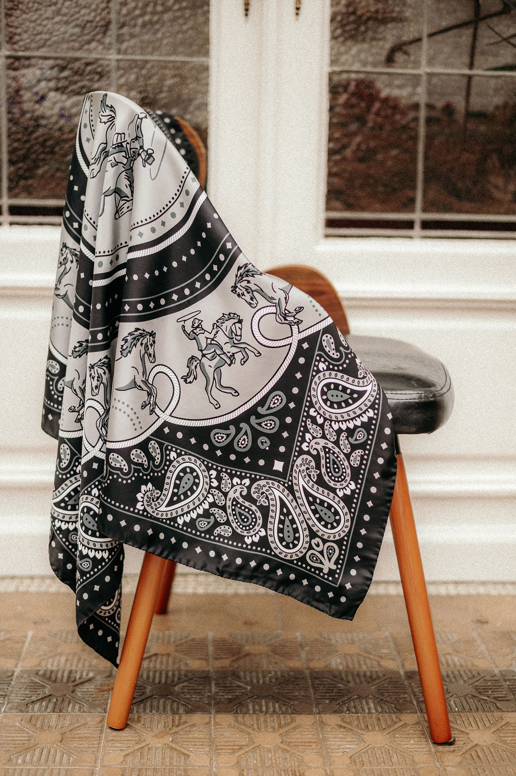 Rodeo noir silk